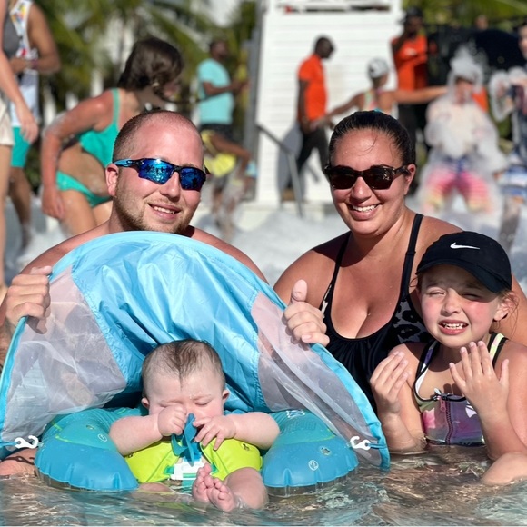 Hey Fellow Poshers! My name is Lakin, Welcome to My Closet! - Picture 2 of 6